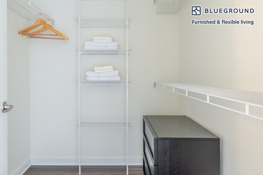 Building Photo - 34 Union Square