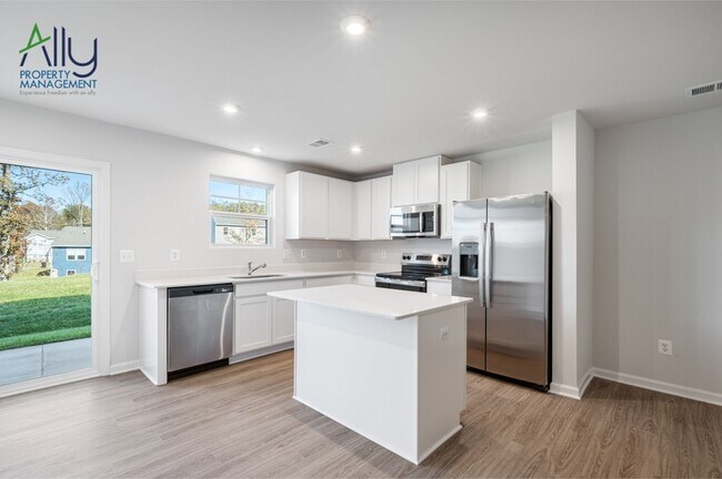 Building Photo - 44 Sophie Kathryn Dr