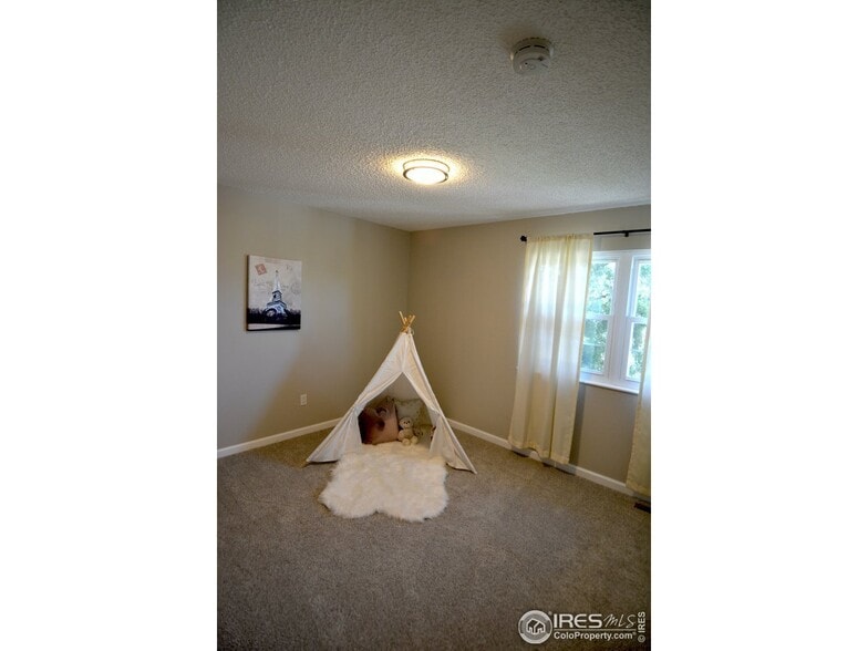 Building Photo - 990 Sparta Dr