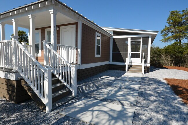 Building Photo - AVAILABLE 6/10/26 Adorable 2 bedroom cottage available long term off 30A! Huge screened in porch ...