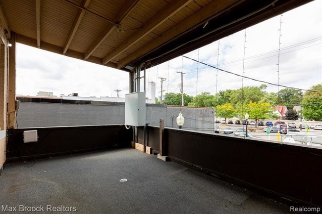 Building Photo - 240 W Nine Mile Rd