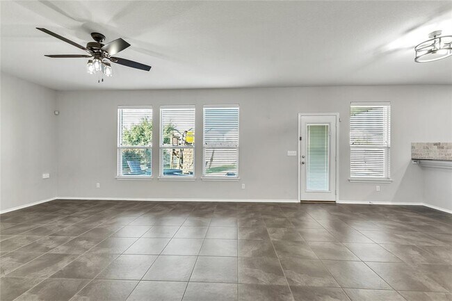 Building Photo - 709 Vaughn St