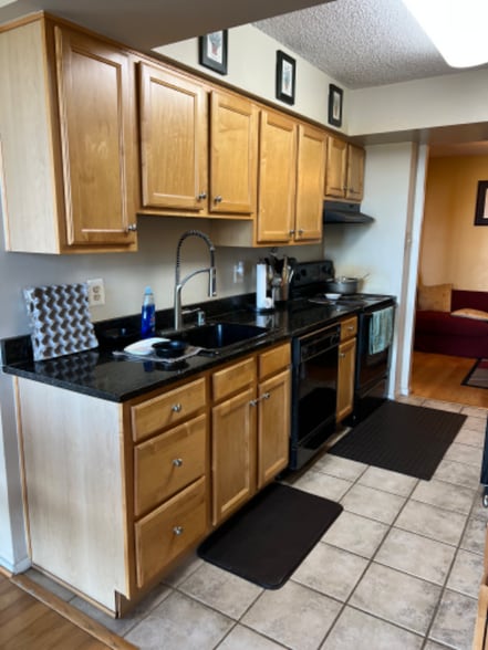 Building Photo - 4500 S Four Mile Run Dr