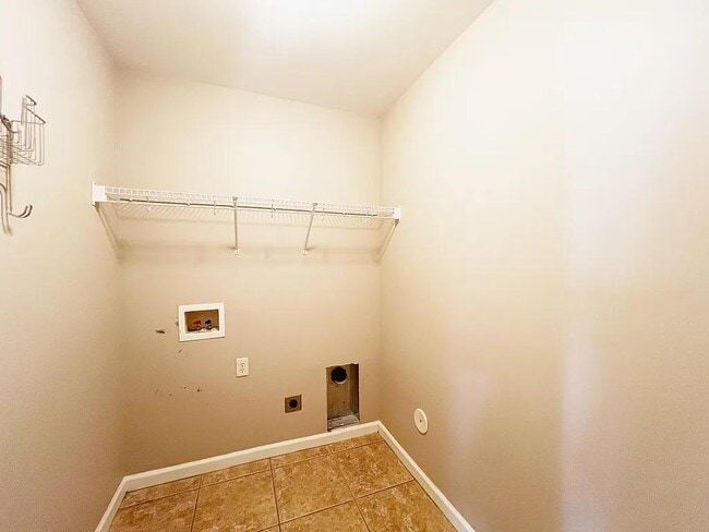 Building Photo - 107 Olde Towne Dr
