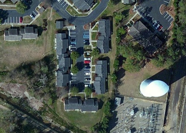Primary Photo - River Terrace Village Apartments