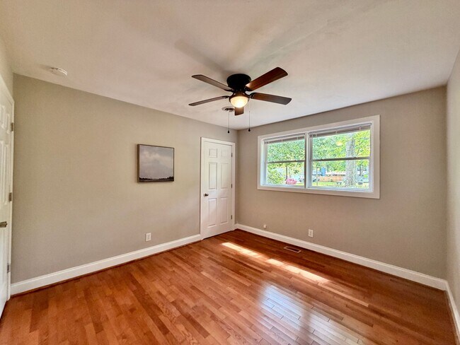 Building Photo - Recently Updated 4-Bedroom Ranch Home w/a 2 Bedroom Guest Cottage! Ready 05-01-26! Pet Friendly Home