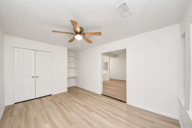Building Photo - 3046 Texas Oak Dr