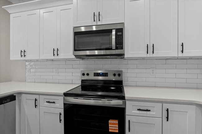 Building Photo - 626 Hope St