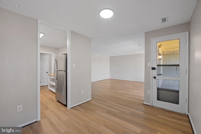 Building Photo - 7204 Donnell Pl