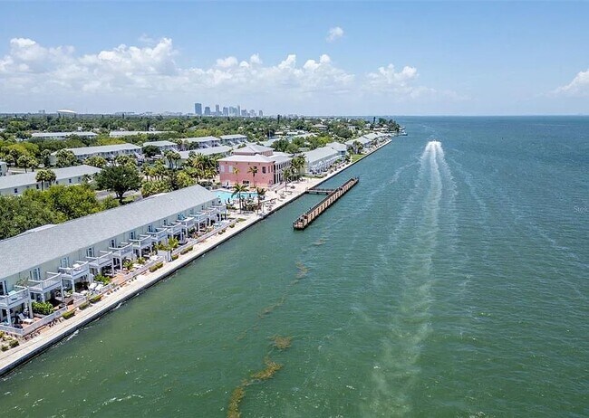 Building Photo - 5118 Coquina Key Dr SE
