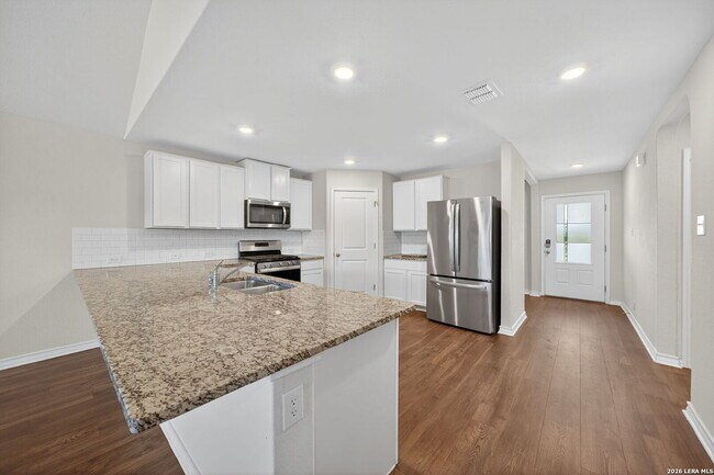 Building Photo - Open Floor Plan 4 Bed/2.5 Bath Home in Alamo Ranch