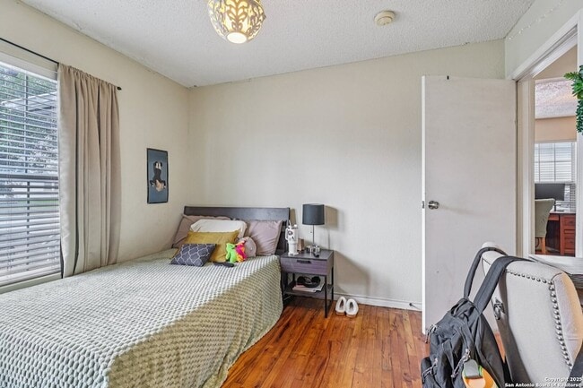 Building Photo - 2709 W Craig Pl