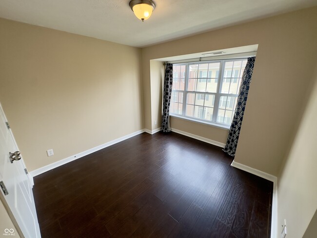 Building Photo - 9094 Demarest Dr