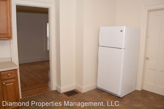 Building Photo - 4 br, 1.5 bath House - 266 Peck Street