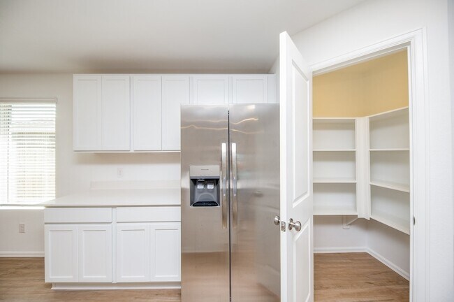 Building Photo - 27122 River Birch Ridge Dr