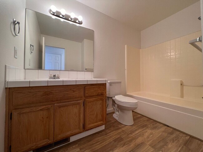 Building Photo - 3 bedroom Home in Donner Trail Estates, Fernley