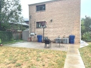 Building Photo - 556 Barton Ave