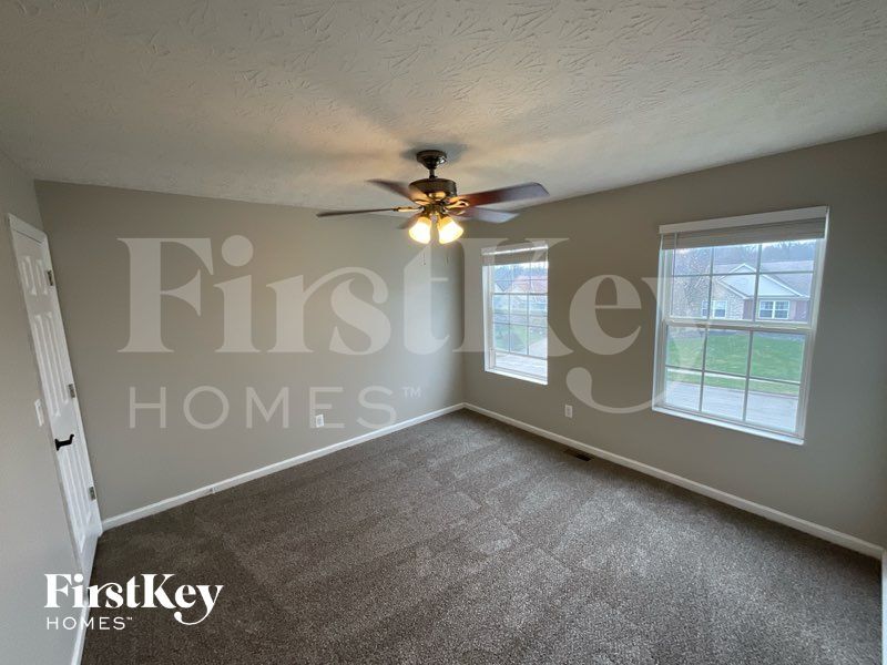 Building Photo - 671 McCormick Ln