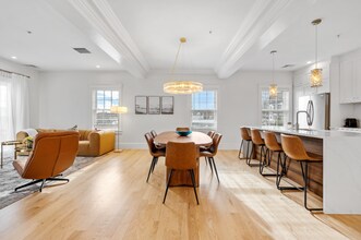 Building Photo - 30 E Main St