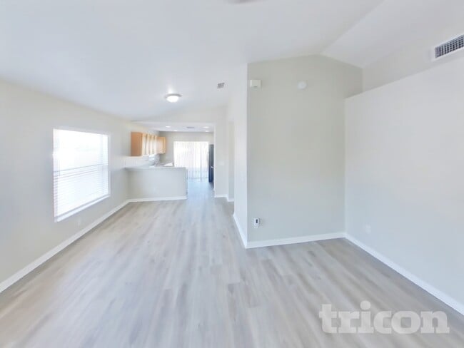 Building Photo - 8502 Deer Chase Dr