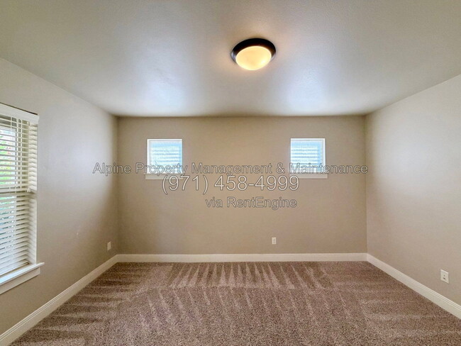 Building Photo - 14353 SW Burlwood Ln