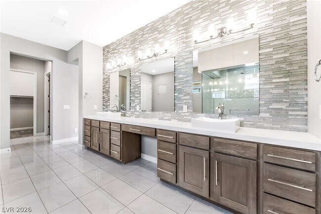 Building Photo - 8477 Wolf Mountain Ct