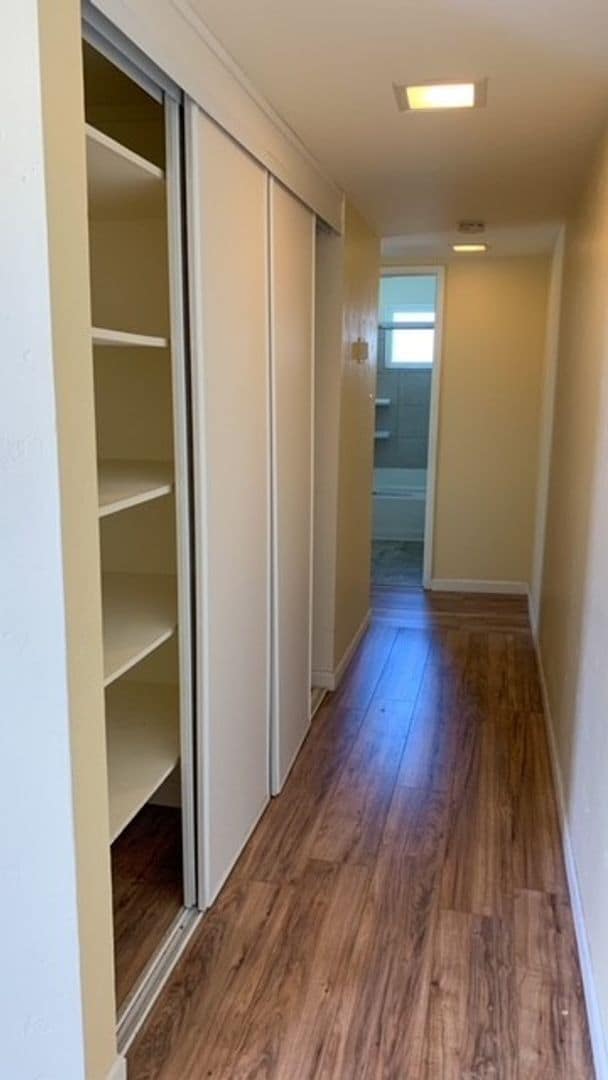 Building Photo - $2490 / 2 BEDROOM / 1 BATHROOM- HUGE REMODELED APARTMENT IN IRVINGTON AREA OF CENTRAL FREMONT