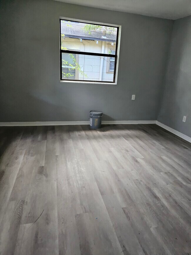 Building Photo - 1407 W 31st St