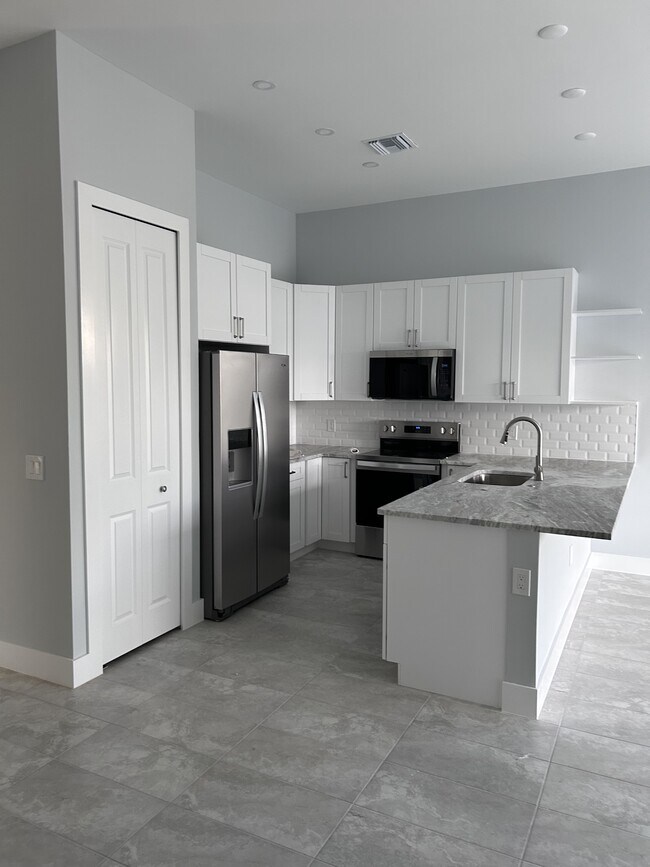 Building Photo - 5274 Coronado Pkwy