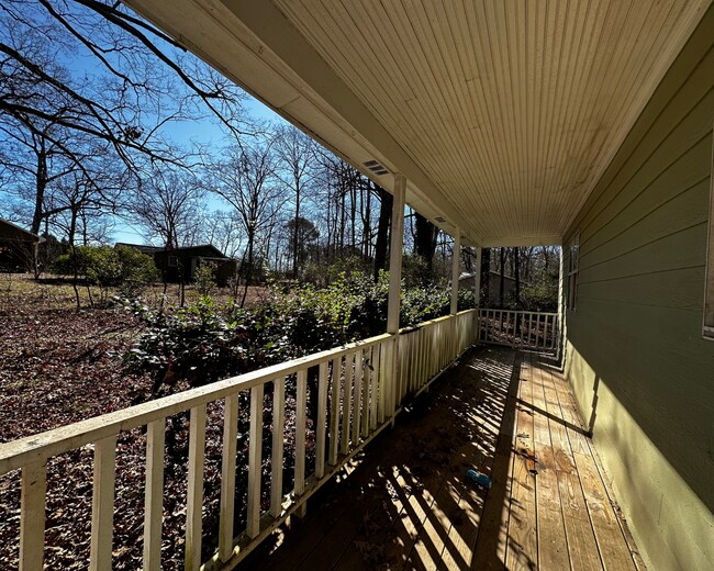 Building Photo - Leasing for Immediate Move-In!