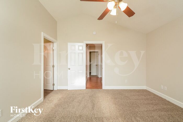 Building Photo - 118 S Ridge Dr