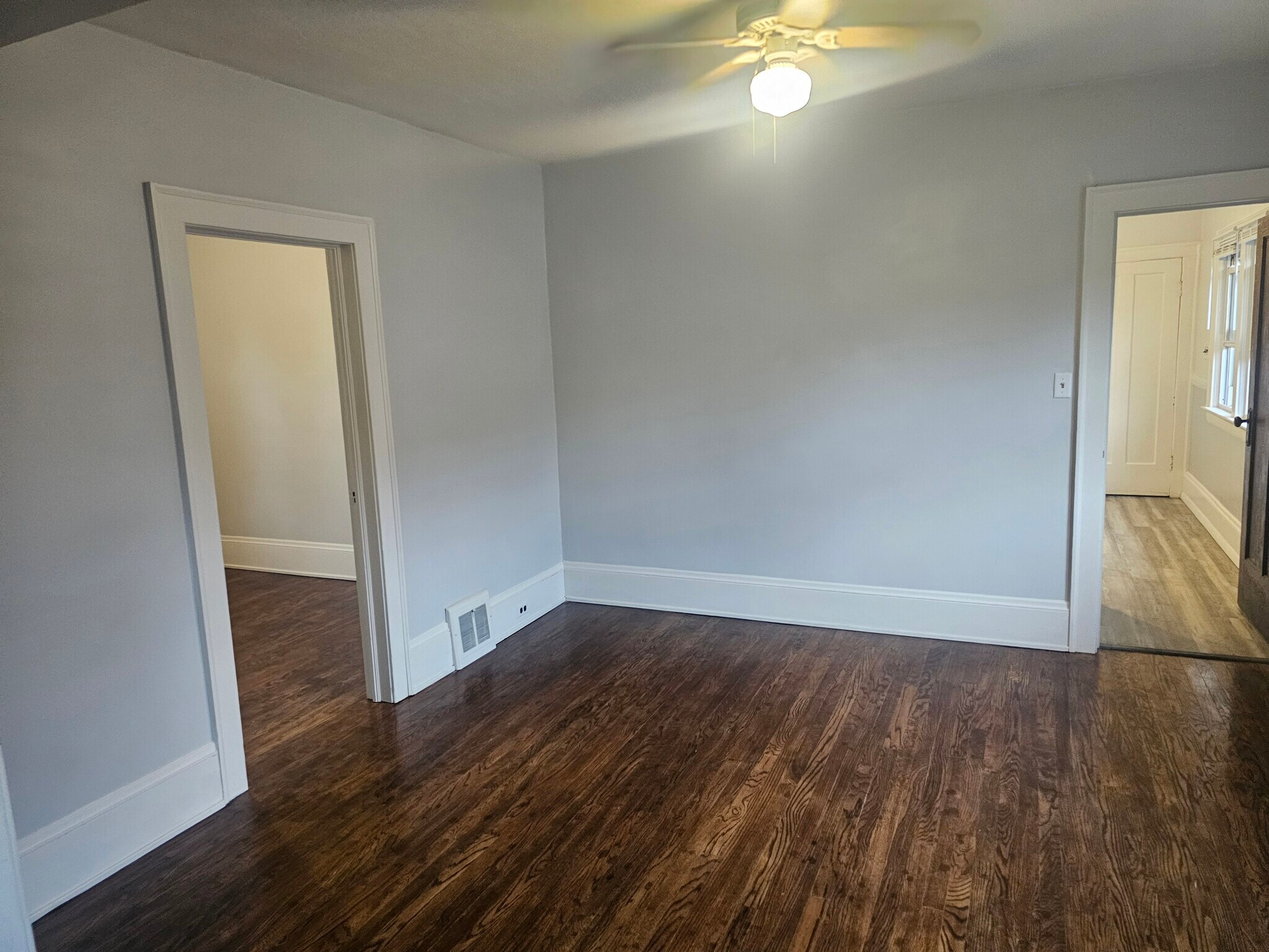 Building Photo - 3518 Schiller Ave