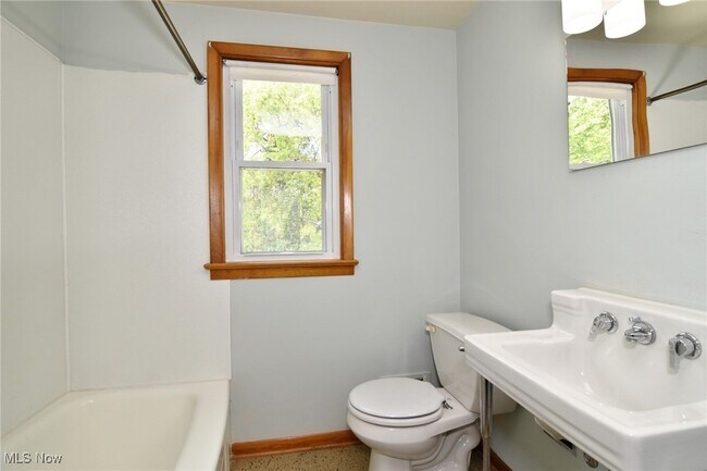 Building Photo - 1518 Wilmar Rd