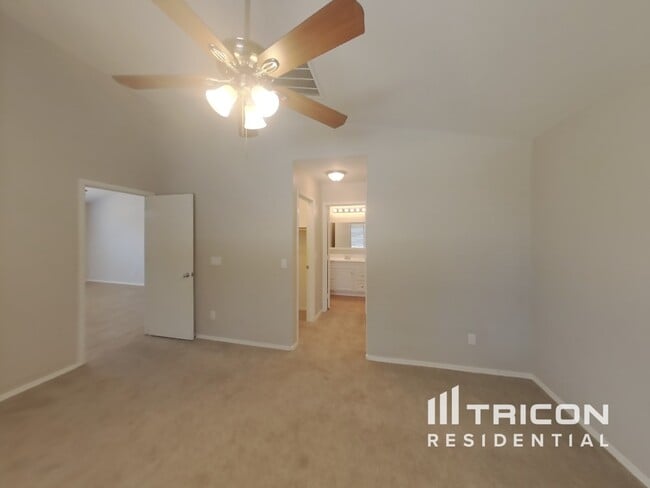 Building Photo - 6837 W Gary Way