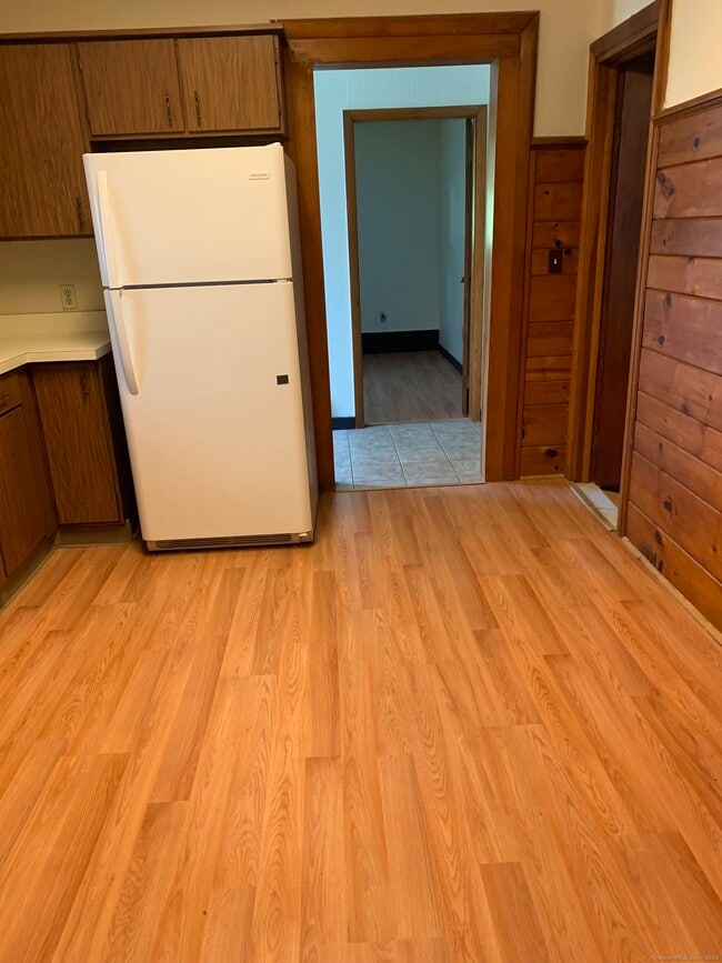 Building Photo - 230 Meadow St