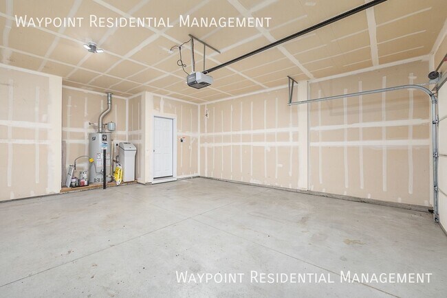 Building Photo - 2123 N Bing Ave