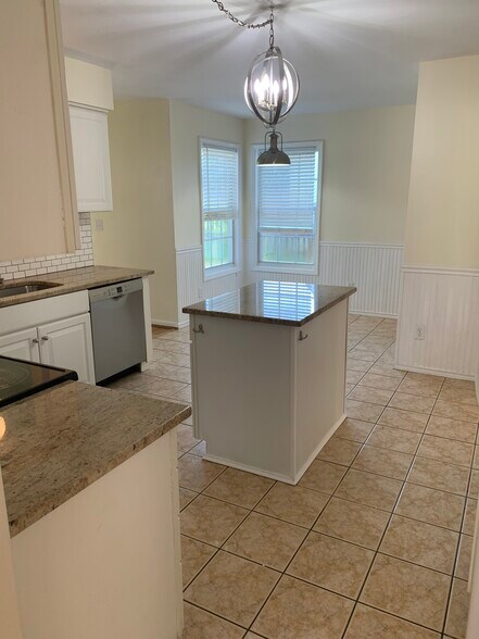 kitchen - 5420 Phillipsburg Dr