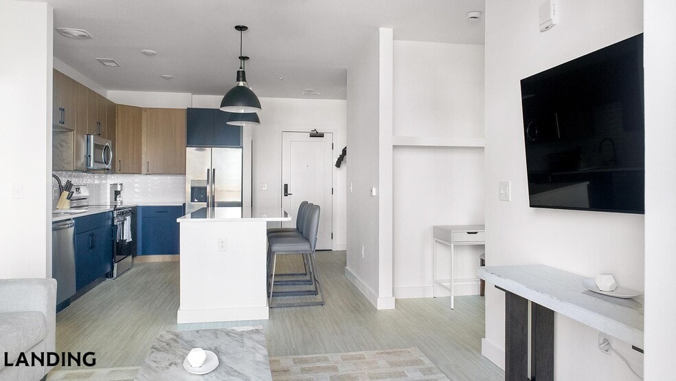 Building Photo - 1007 S Mint St