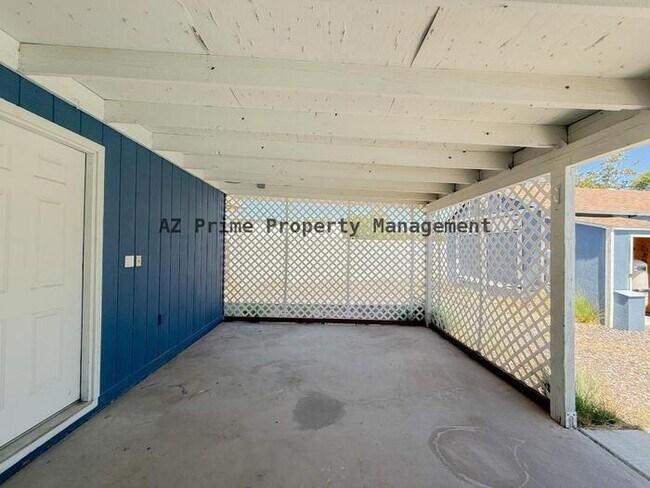 Building Photo - 15851 N 24th Ave