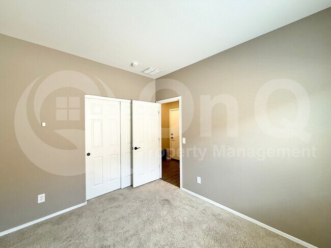 Building Photo - 5495 W Victory Way