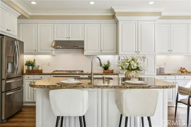 Building Photo - 76 Bianco