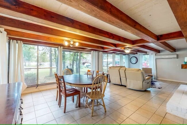 Building Photo - 186 Adelia Dr