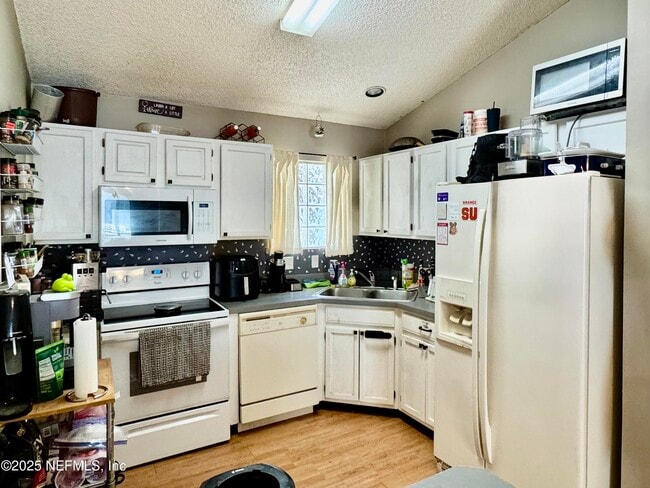 Building Photo - 11471 Mandarin Glen Cir W