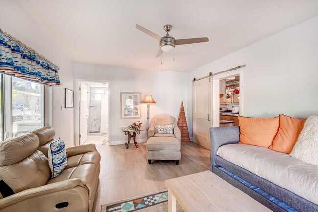 Building Photo - 157 Ocean Dr