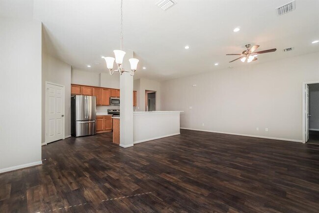 Building Photo - 1204 Chateau Woods Pkwy Dr