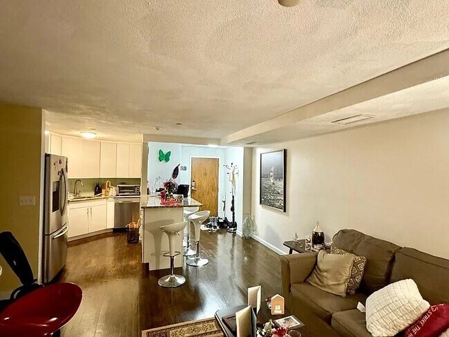 Building Photo - 205 Ferry St