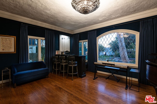 Building Photo - 427 12th St