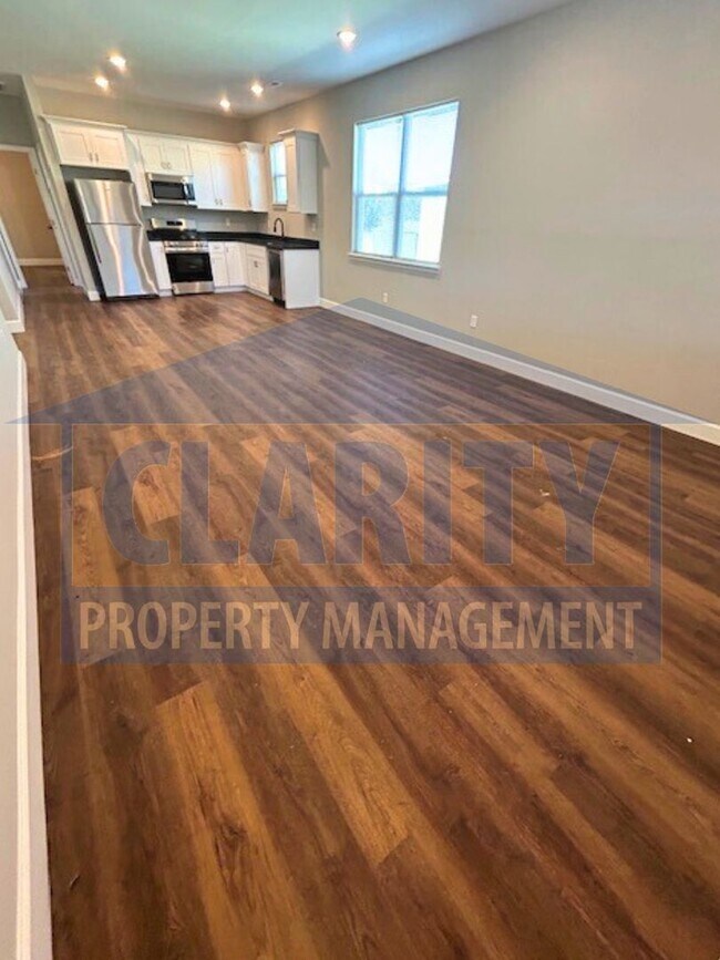 Building Photo - **One month free w/ a 15 month lease!**