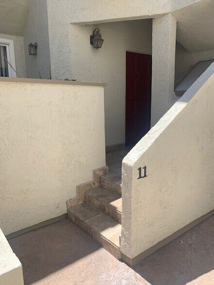 Front entry - 1232 Stanford St