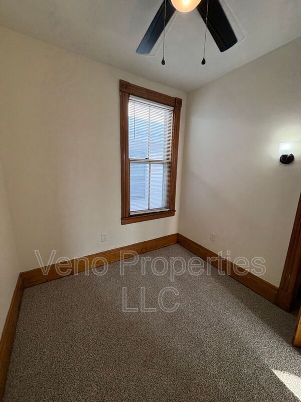 Building Photo - 109 Third Street